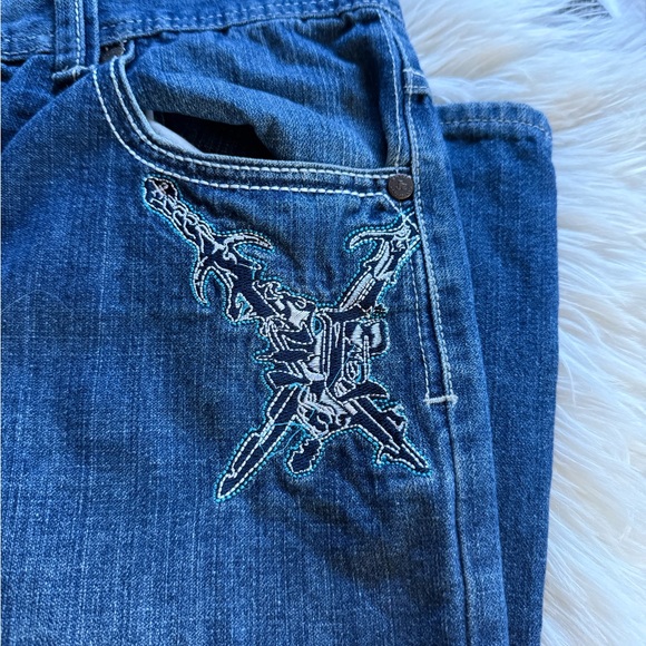 Men's Blue Denim Jinza Jeans with Embroidered Design - Picture 2 of 9